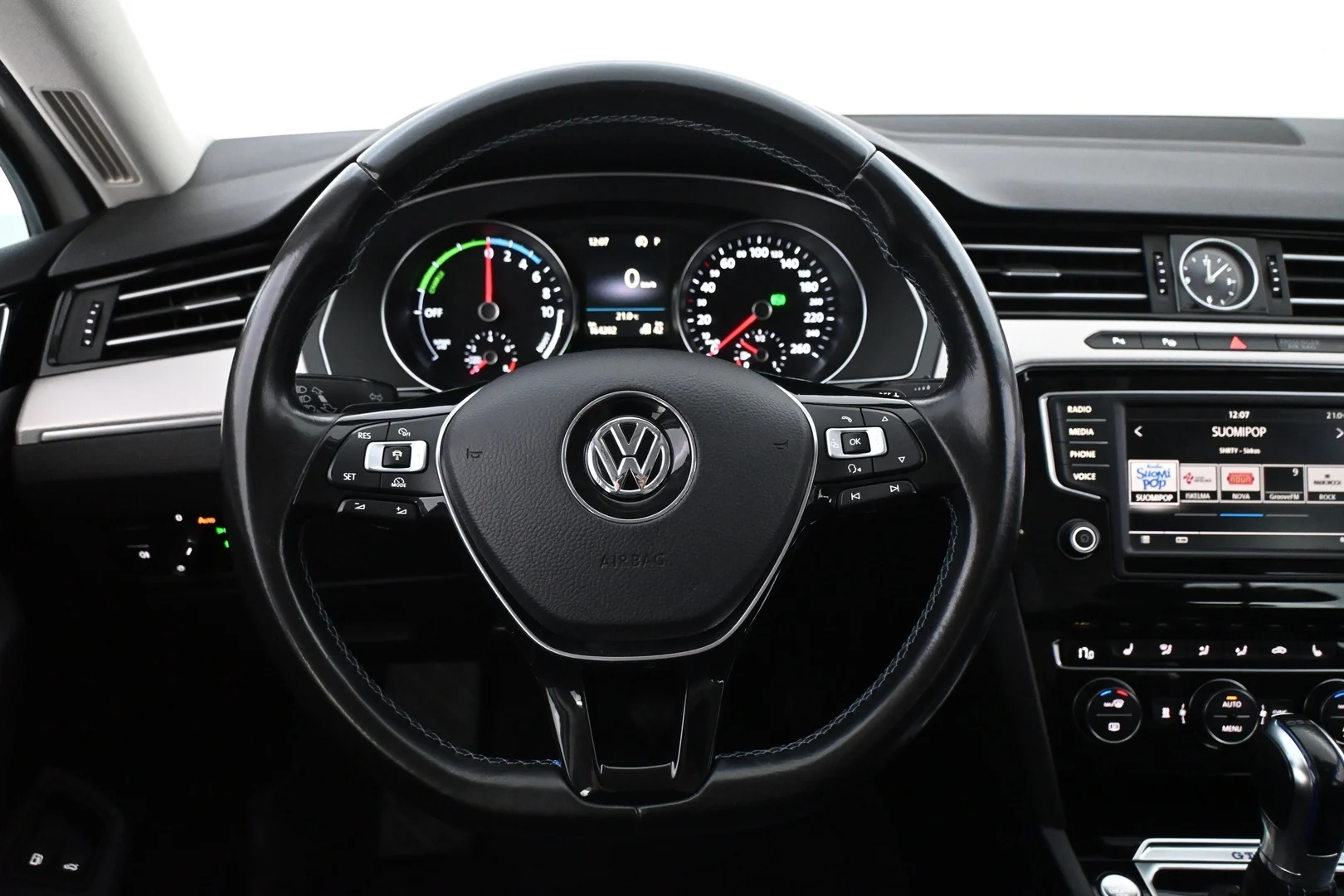 Car Image - 4AEtQsyf4UNnBOYbUipona