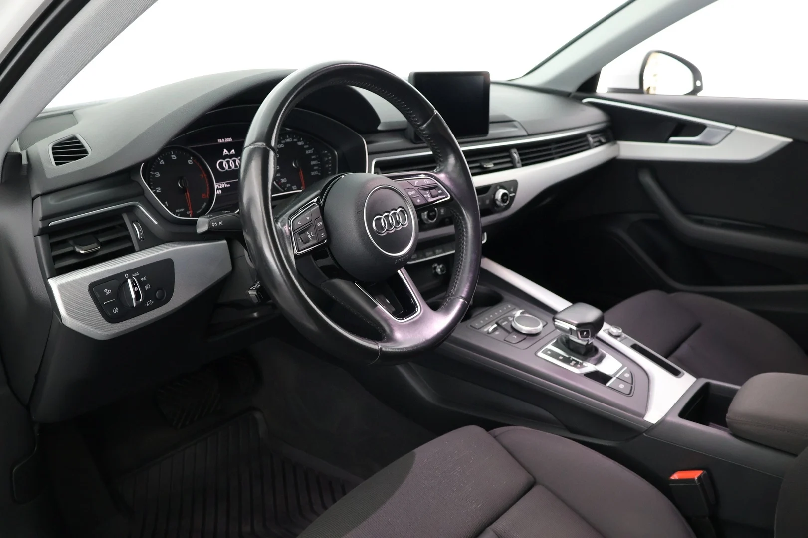 Car Image - 1qnD2NfecHRvfEoBRJSrha