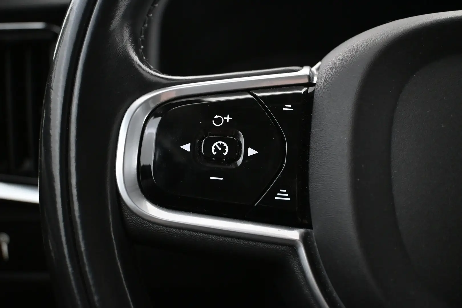 Car Image - QsSh8FzczwS7TLprwT9XR