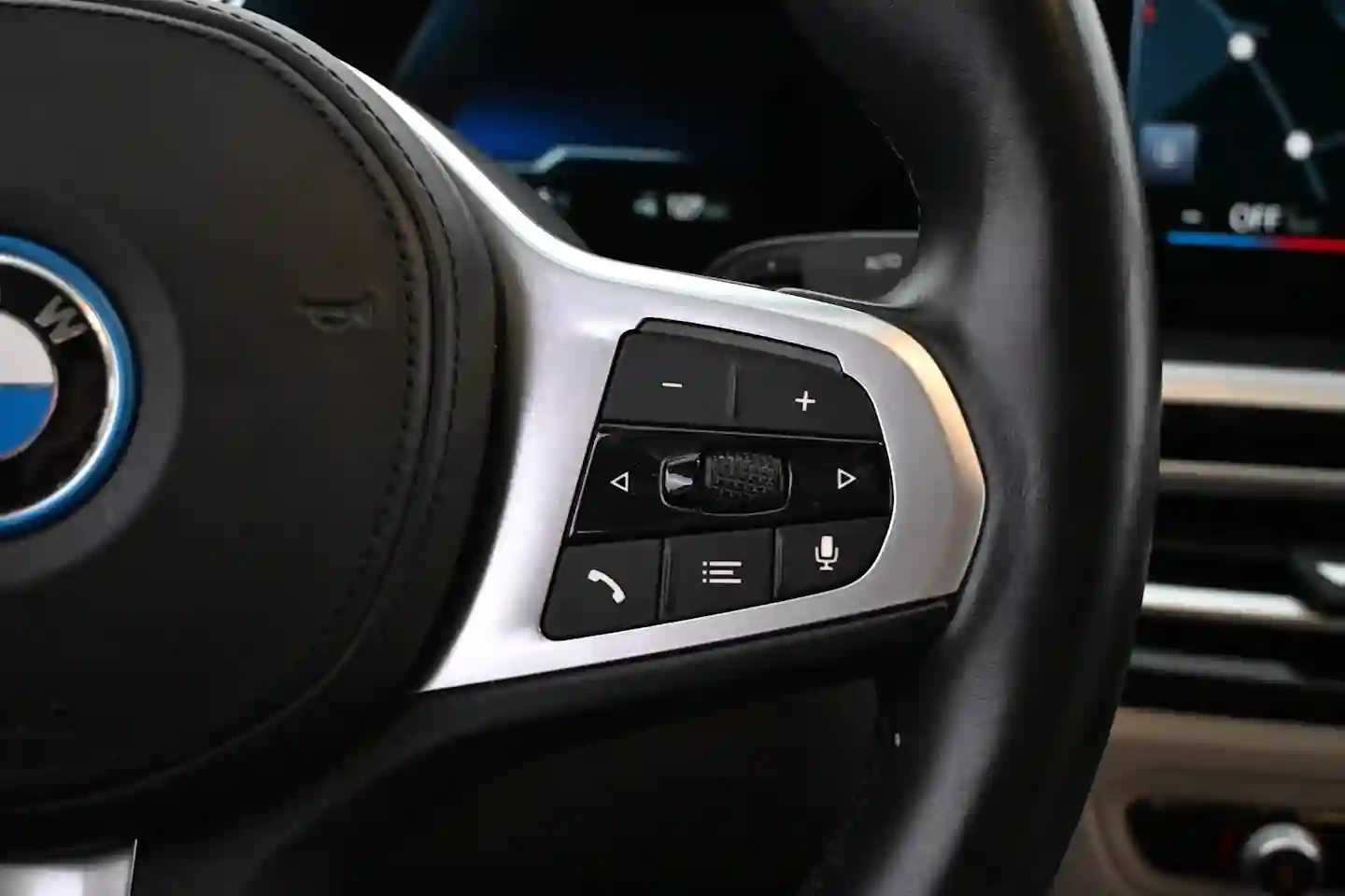 Car Image - 6ogC5hVQumoMwiS9TngnxF