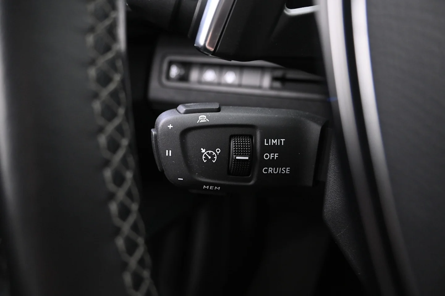 Car Image - 3R0En8F9nL2cBXsMDIMh8N