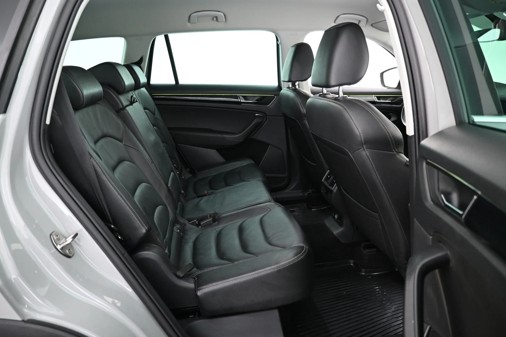 Car Image - 78qsuQZrU1wjsuHtzvtKcH