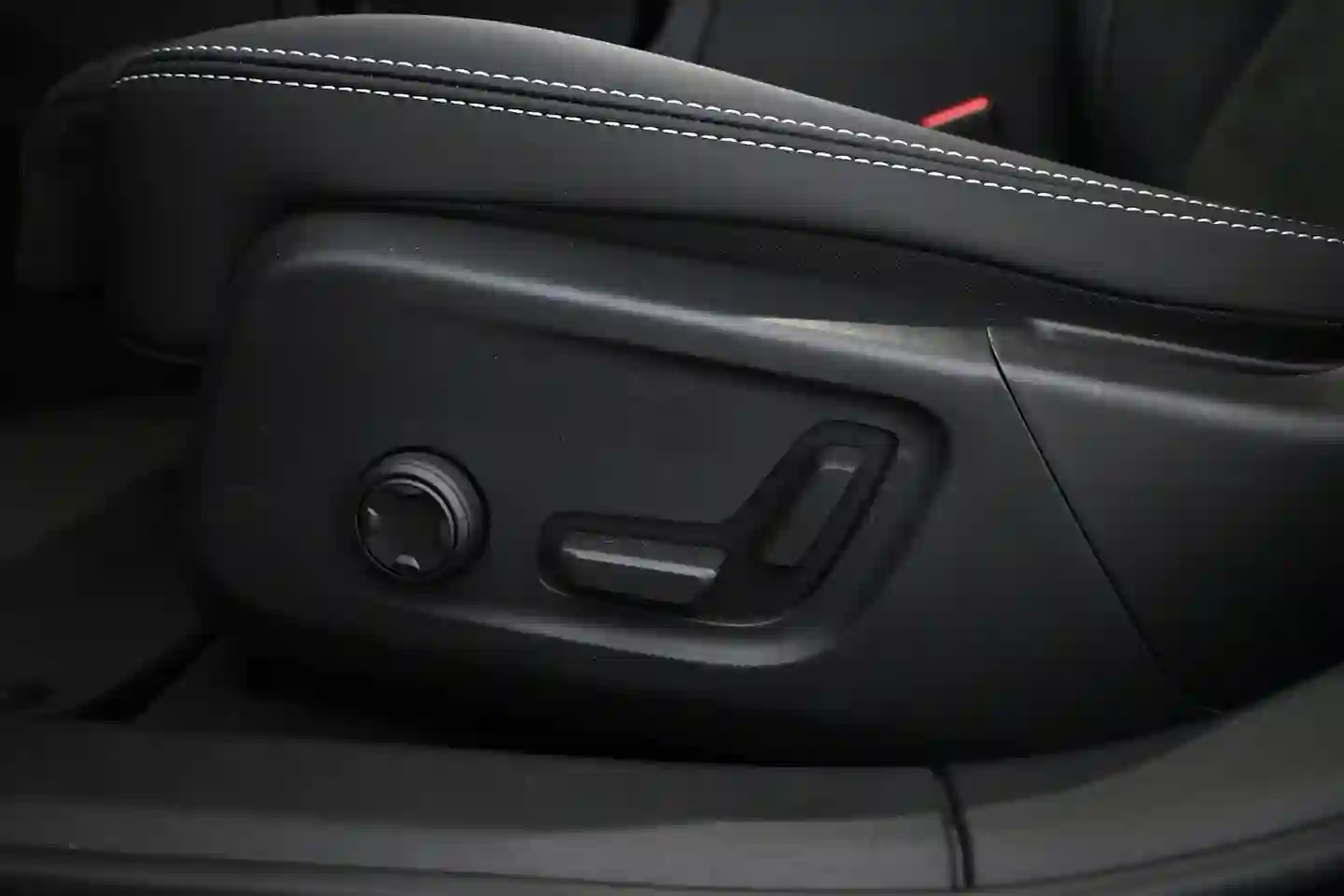 Car Image - 1hvyp3JifpcKvsaB6VVDua