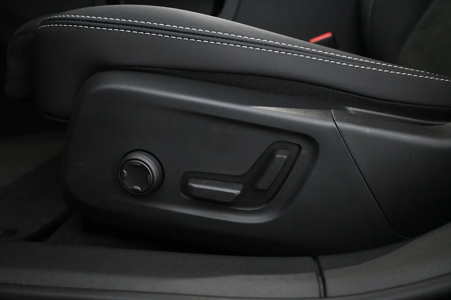 Car Image - 1hvyp3JifpcKvsaB6VVDua