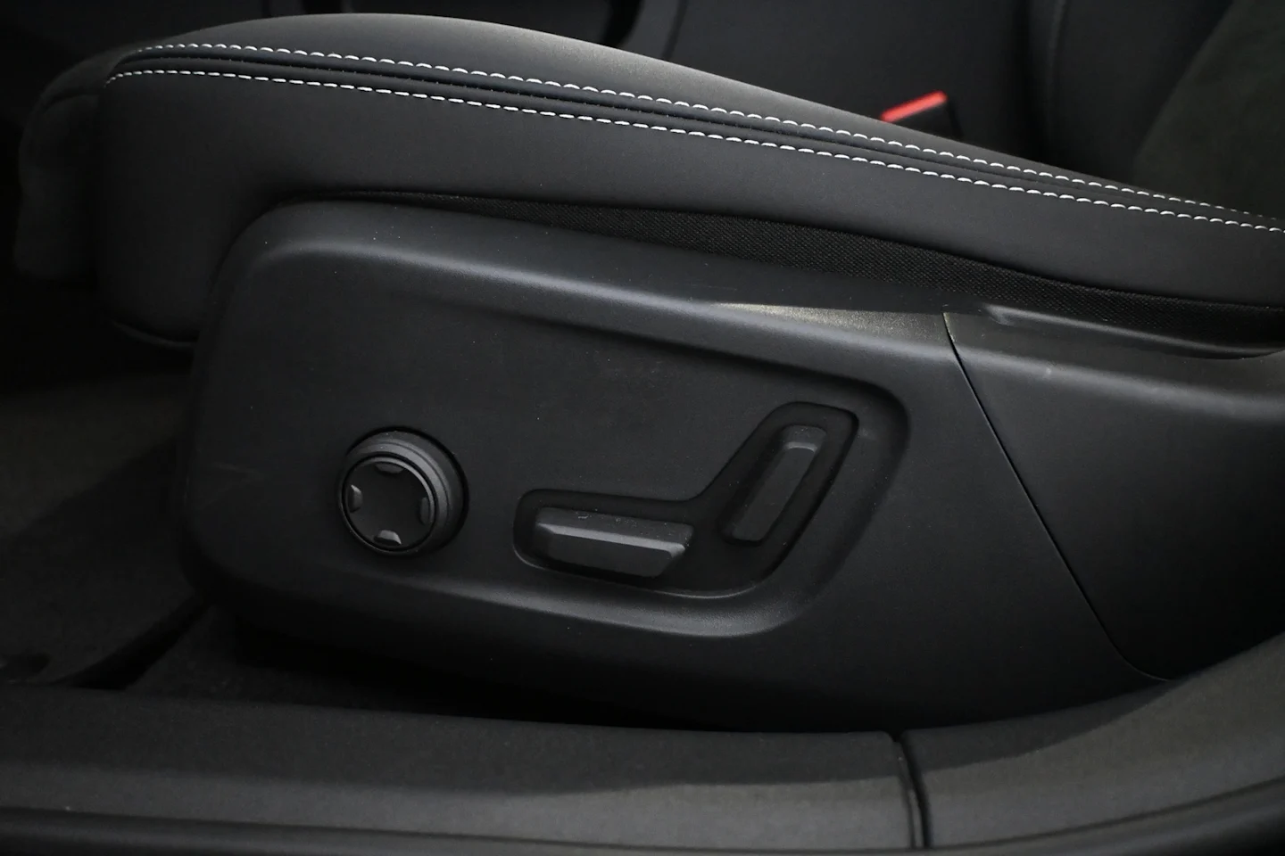 Car Image - 1hvyp3JifpcKvsaB6VVDua
