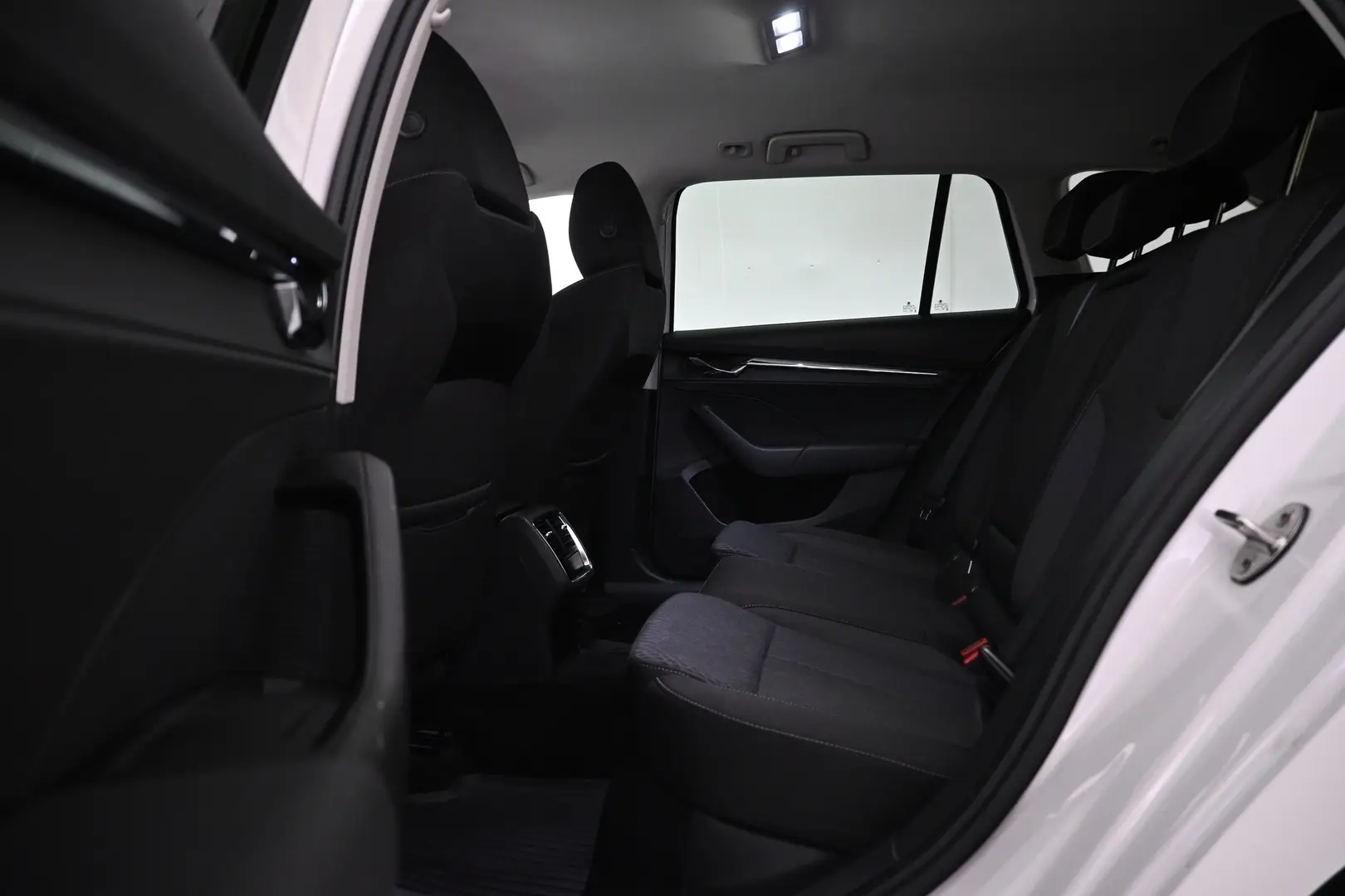 Car Image - 6XeA0b06bw9nk51Wm1dbvk
