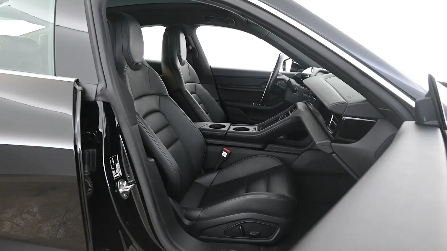 Car Image - 4UAOMMLBdlZNNDuZETAfjH