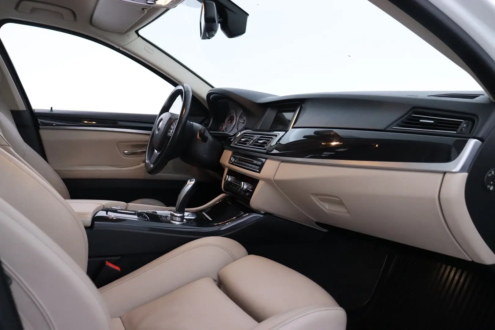 Car Image - 28uMtyV2FQ9cKmmyrpkDWP
