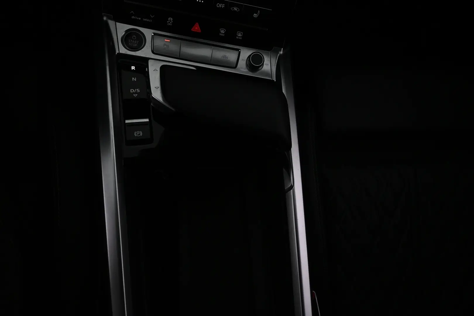 Car Image - 3A49QndwdEEC2yBbmC90lx