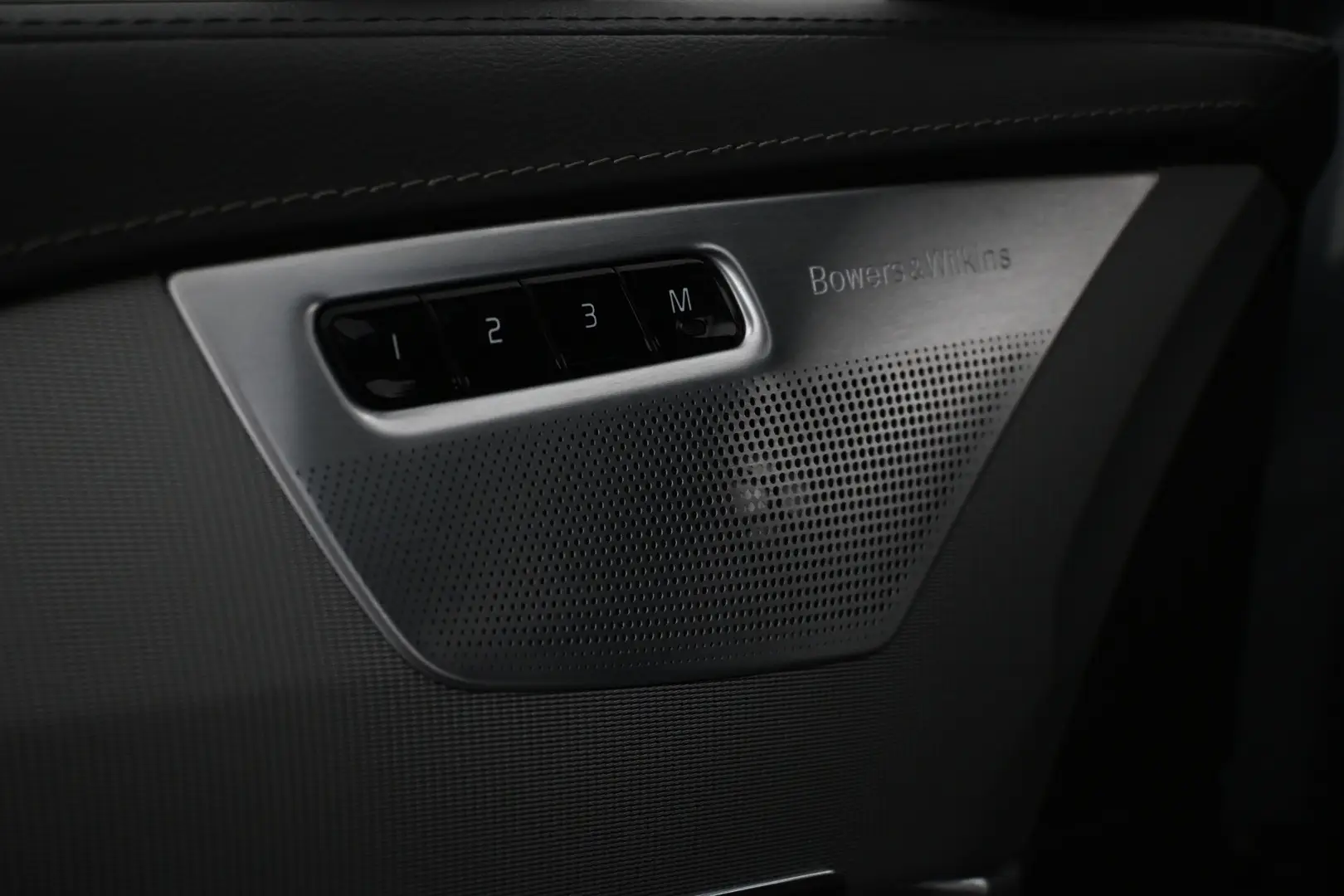 Car Image - 77n7xVQZlWssKUg0vZ7R5x