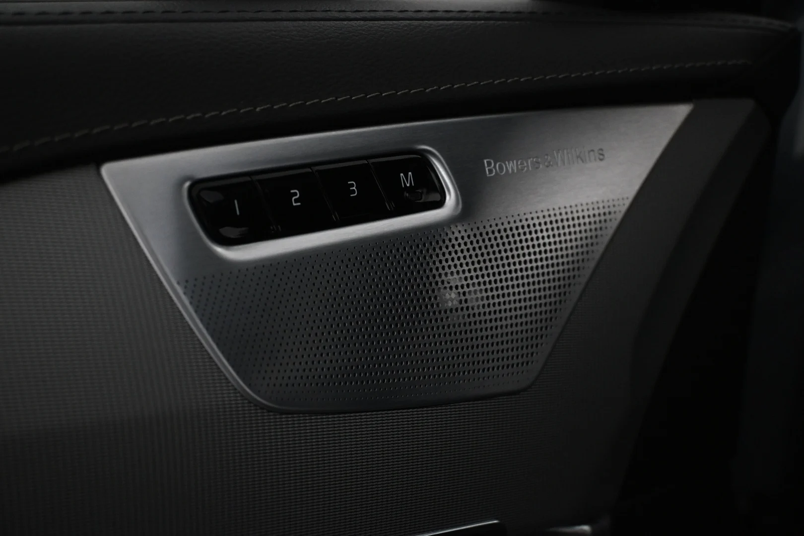 Car Image - 77n7xVQZlWssKUg0vZ7R5x