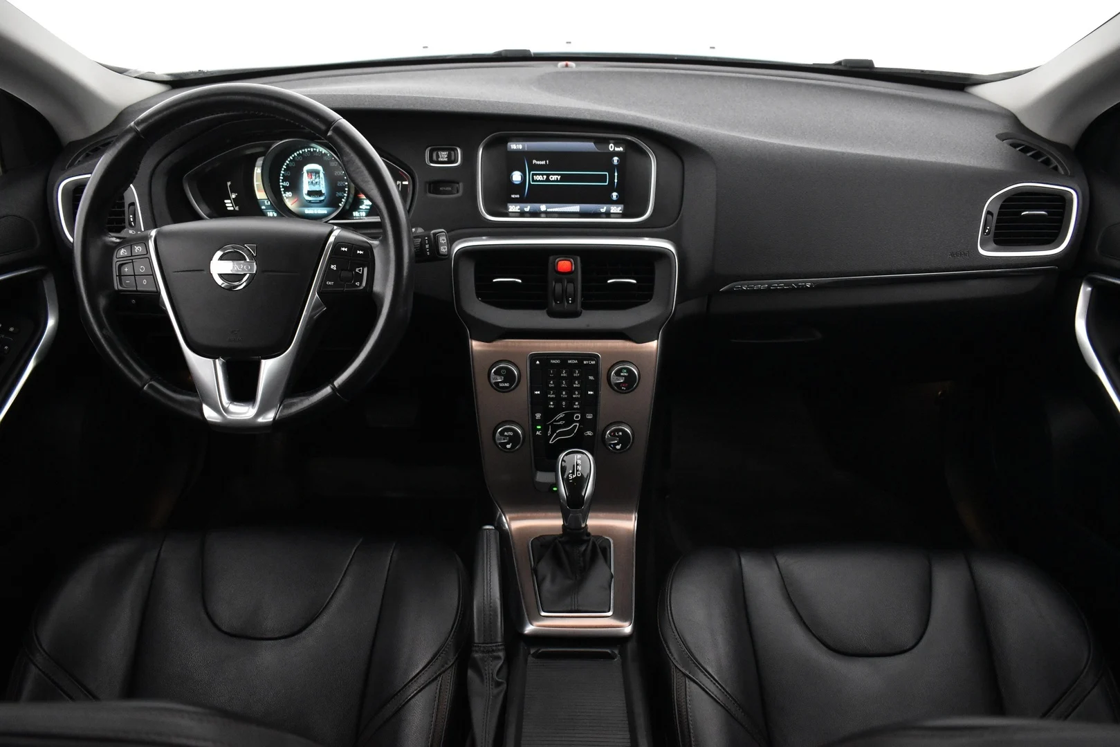 Car Image - cLFuiT1fYZs2dqsgCaLNG