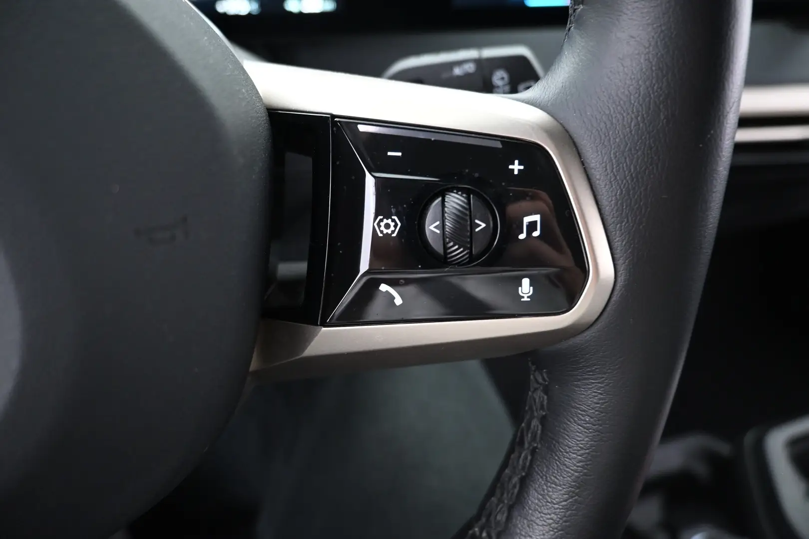 Car Image - 2TdevXpg7m1MVjigu7hBNi