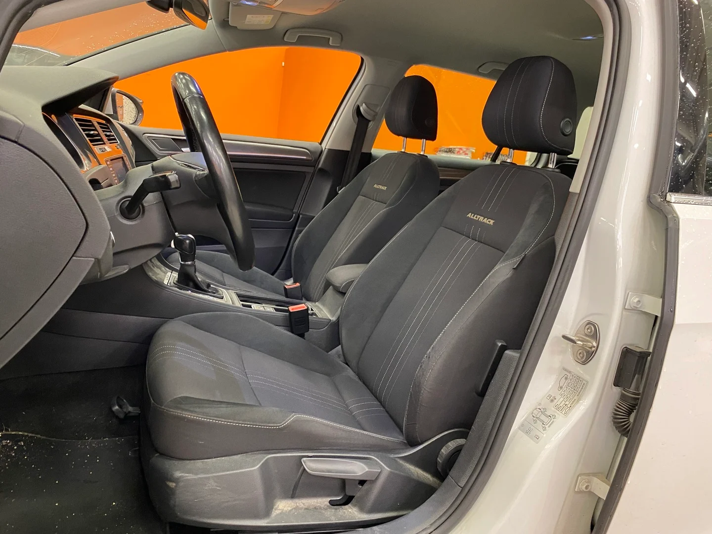 Car Image - WeIEbMJEpZrCyP2HnOgnS
