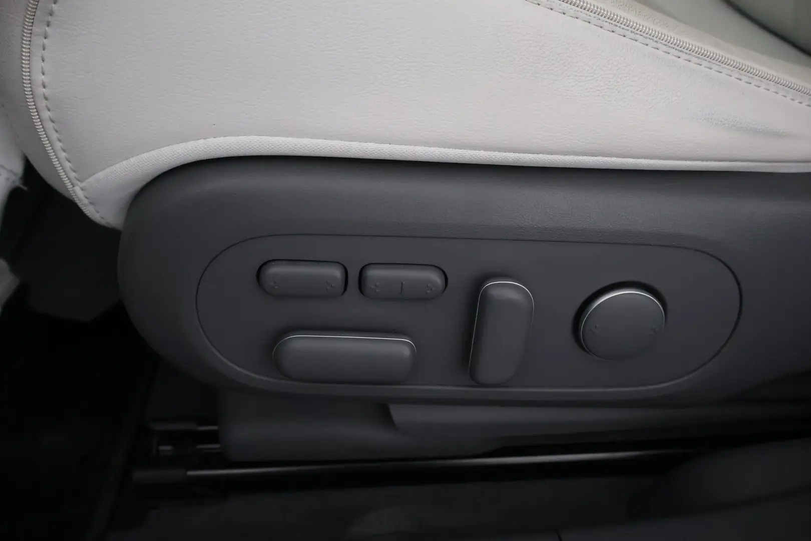 Car Image - 4hp1ZrA5sxmnMywvuzO4R7