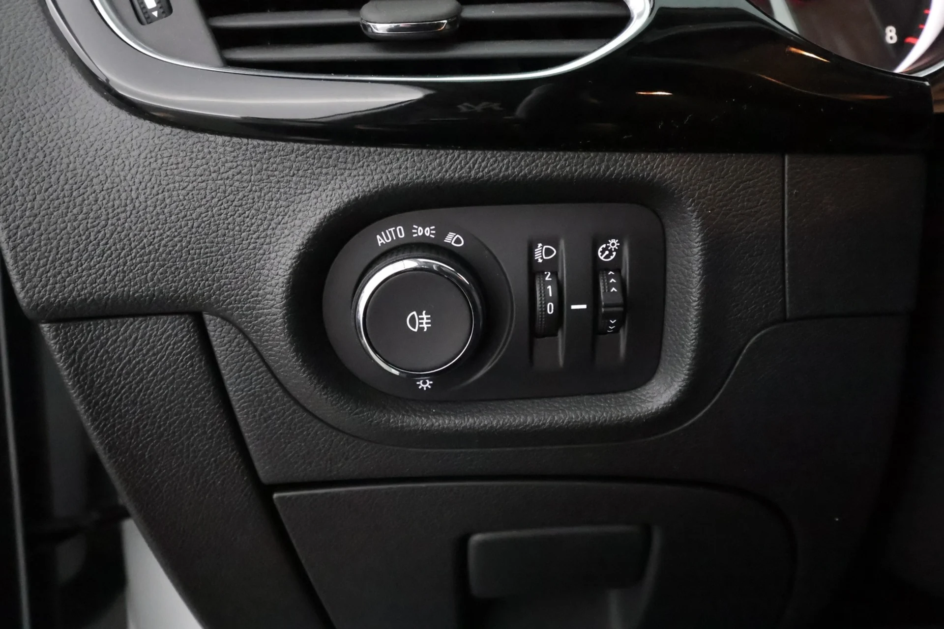 Car Image - 5JGgh8wtEuCefDPDiEXoq6