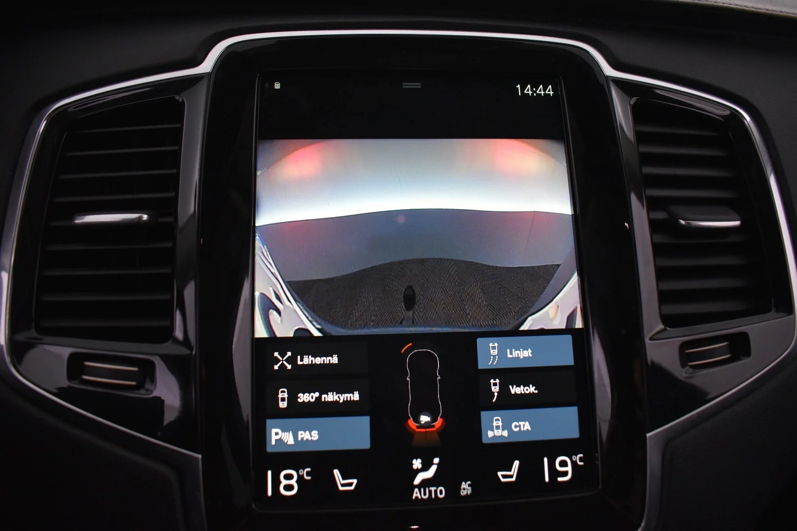 Car Image - 1J3sEf9jaHbTrlRXdY0X1P