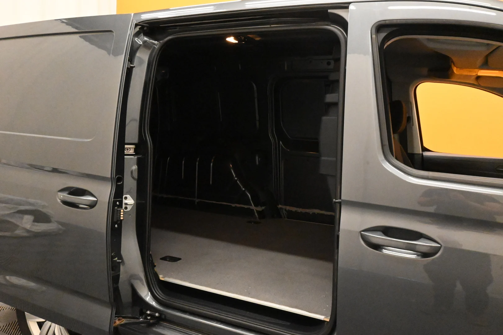 Car Image - 577MRx1Zw0rPGOKA8LWm8L