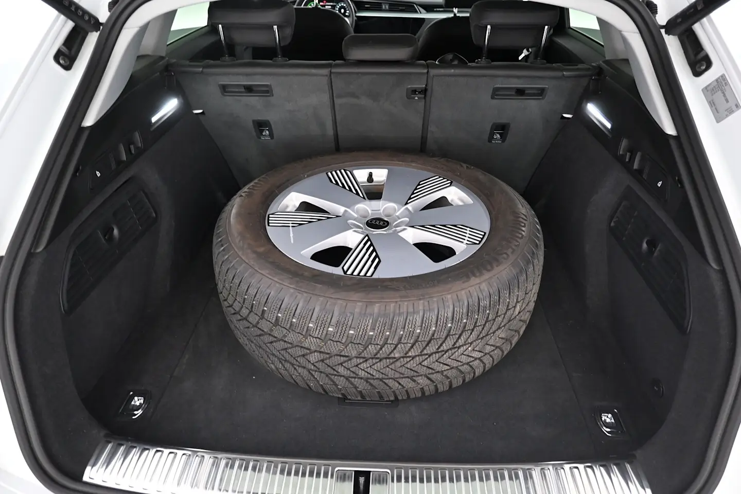 Car Image - 0cIK9AyctBKVLUmVHoLGu