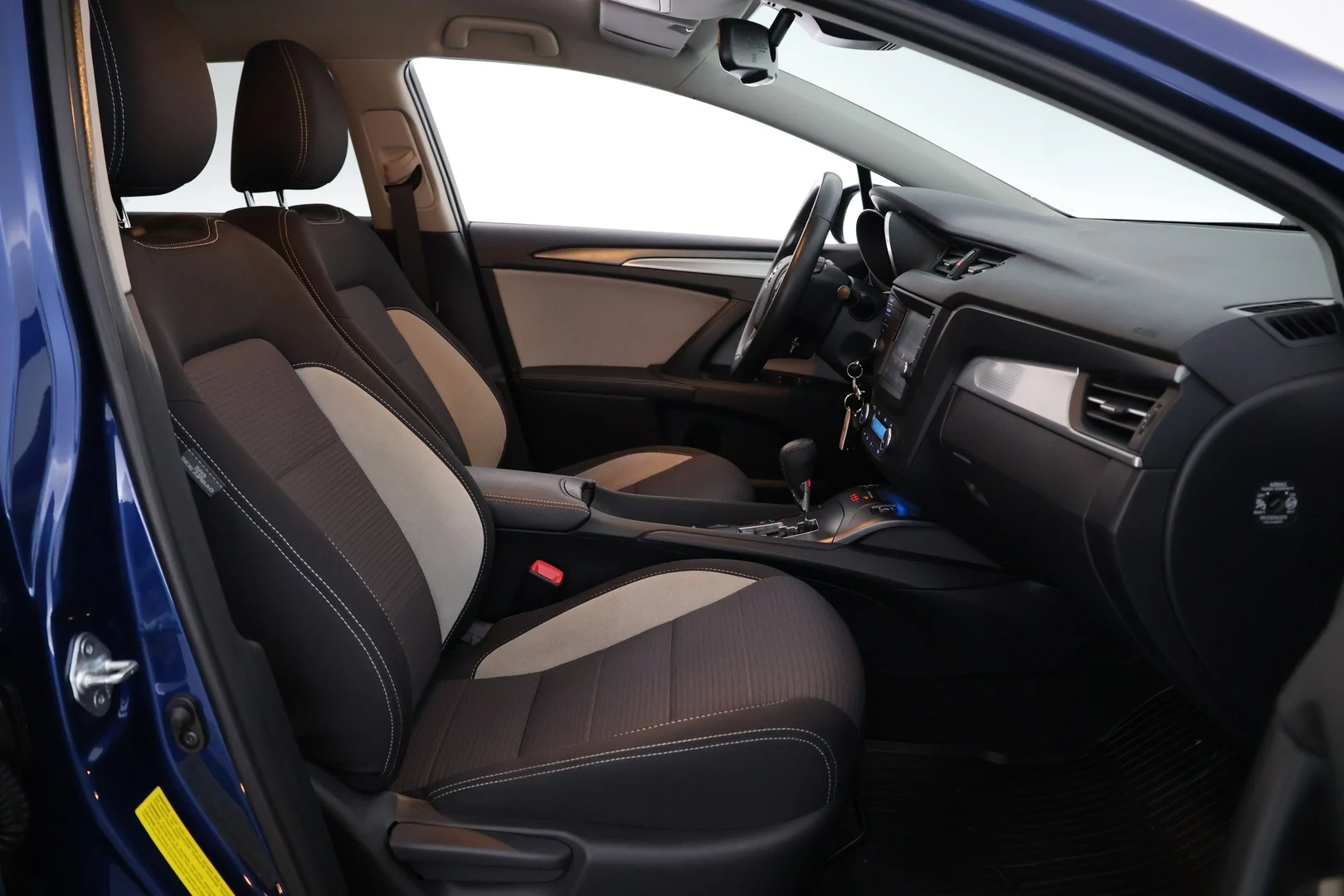 Car Image - wRVXW65I8E5BOd1IoiWtf