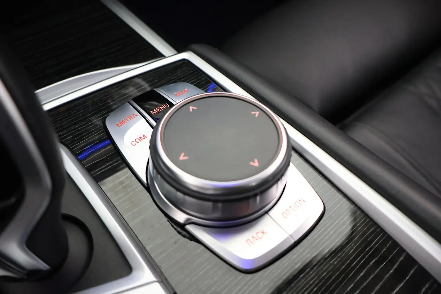 Car Image - 4n5DGxEY0OZAcxM1u6HMUb