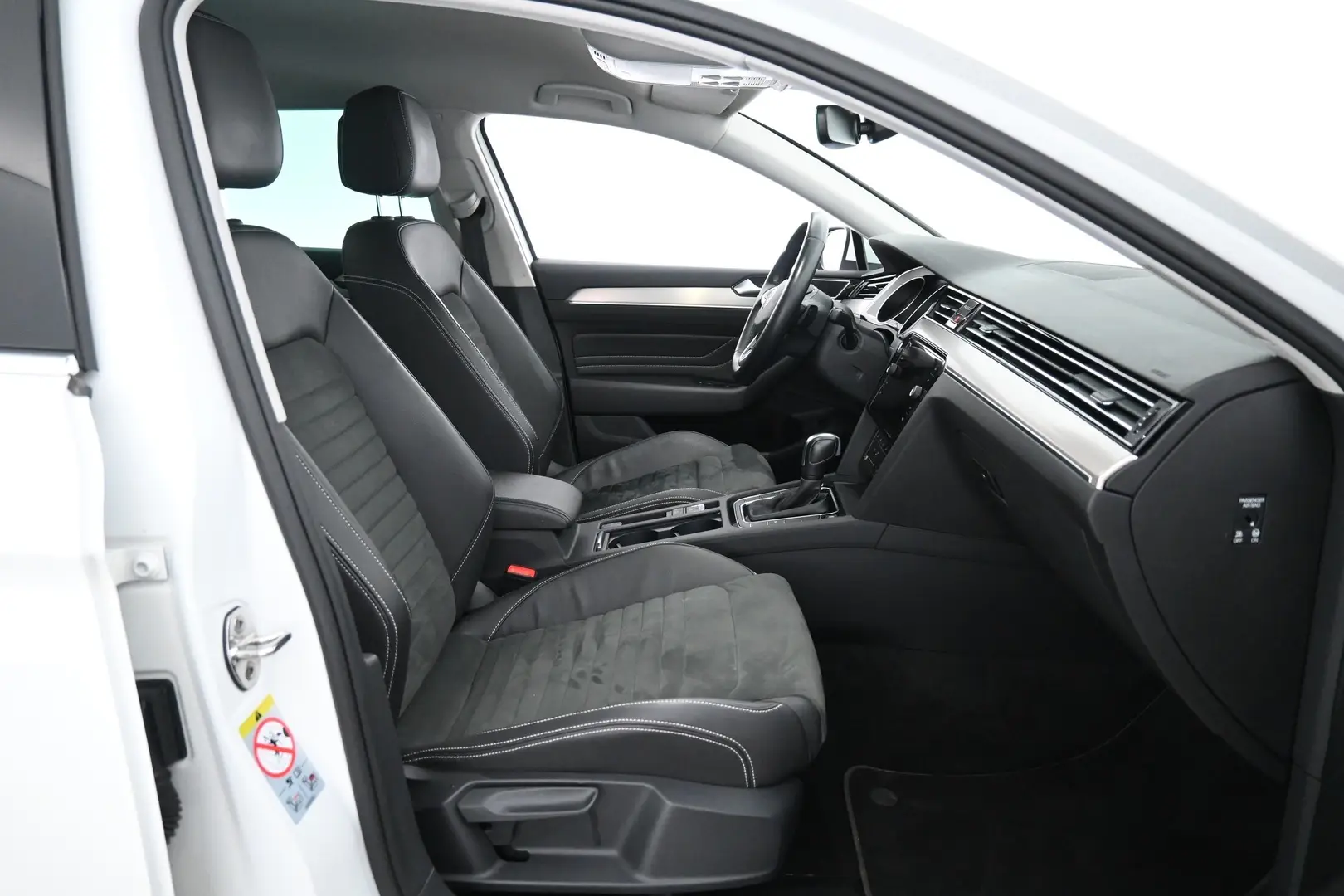 Car Image - 2geqohTM1Z88ld4B2PLO1M