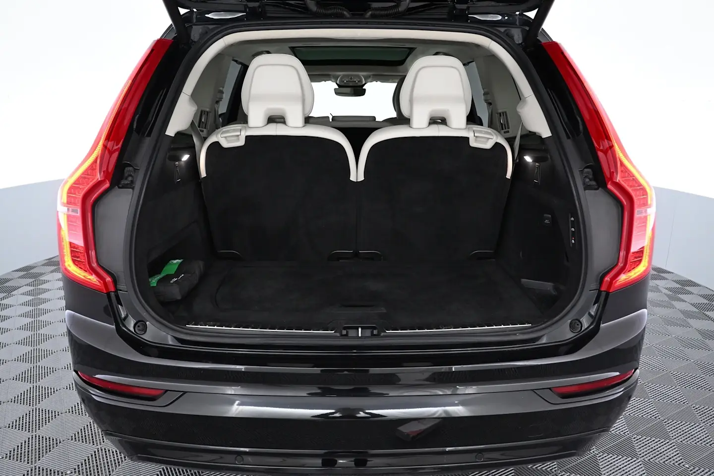 Car Image - 4ZqDTRsvlGS4CrOULpnCnd