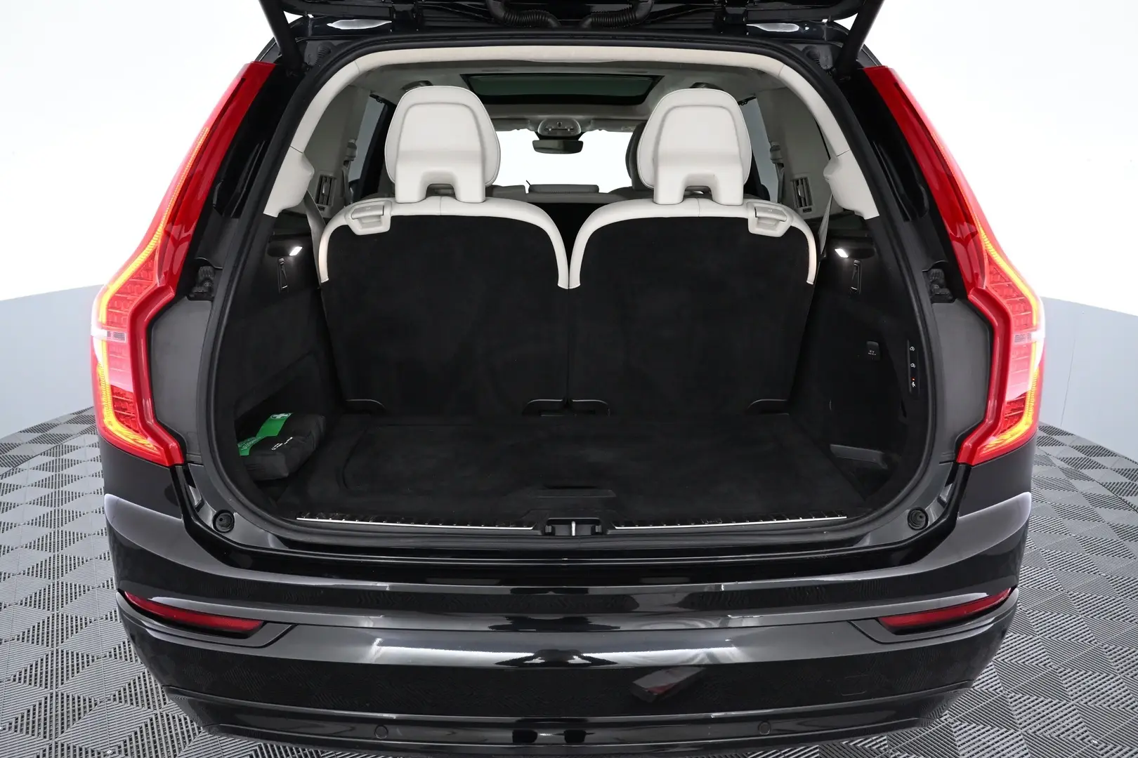 Car Image - 4ZqDTRsvlGS4CrOULpnCnd