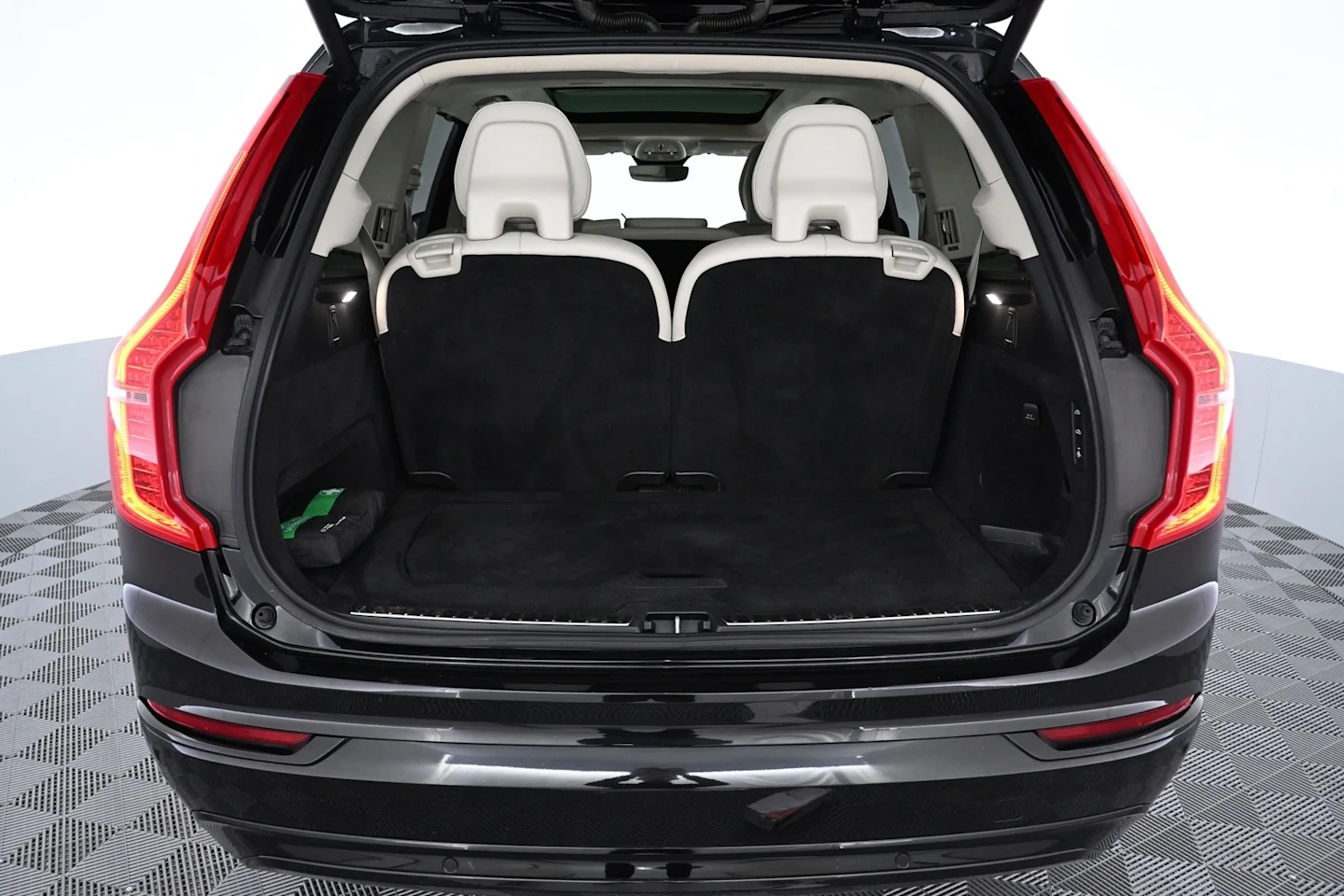 Car Image - 4ZqDTRsvlGS4CrOULpnCnd