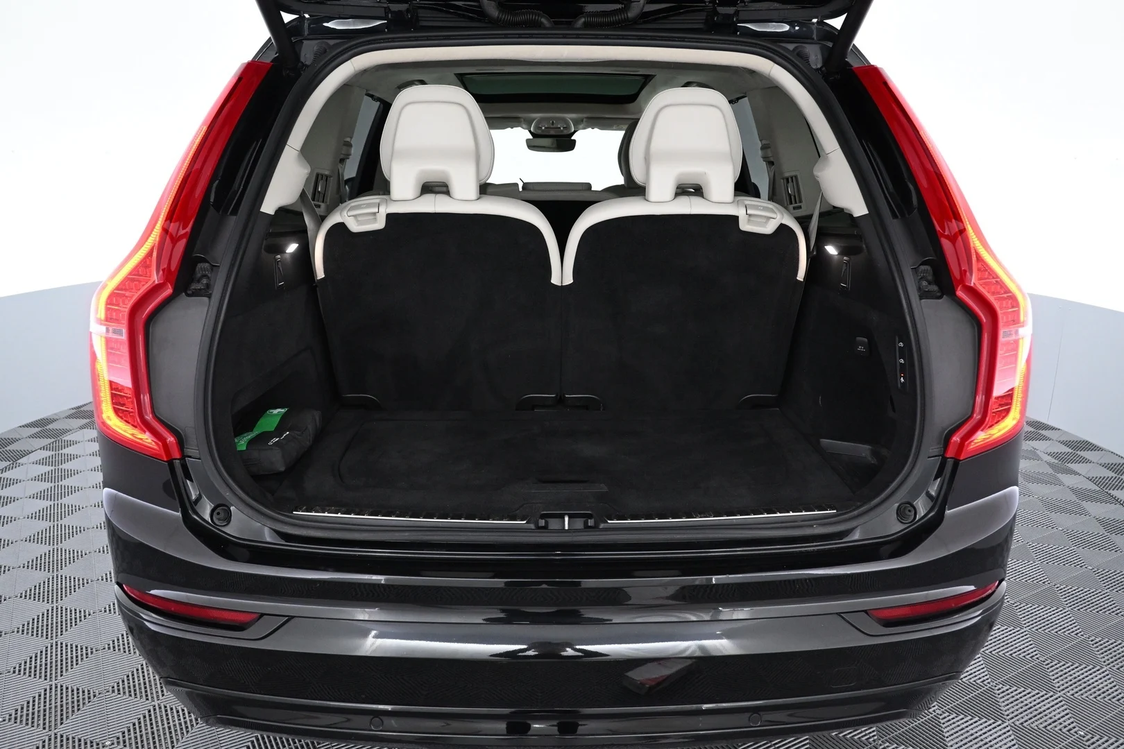 Car Image - 4ZqDTRsvlGS4CrOULpnCnd