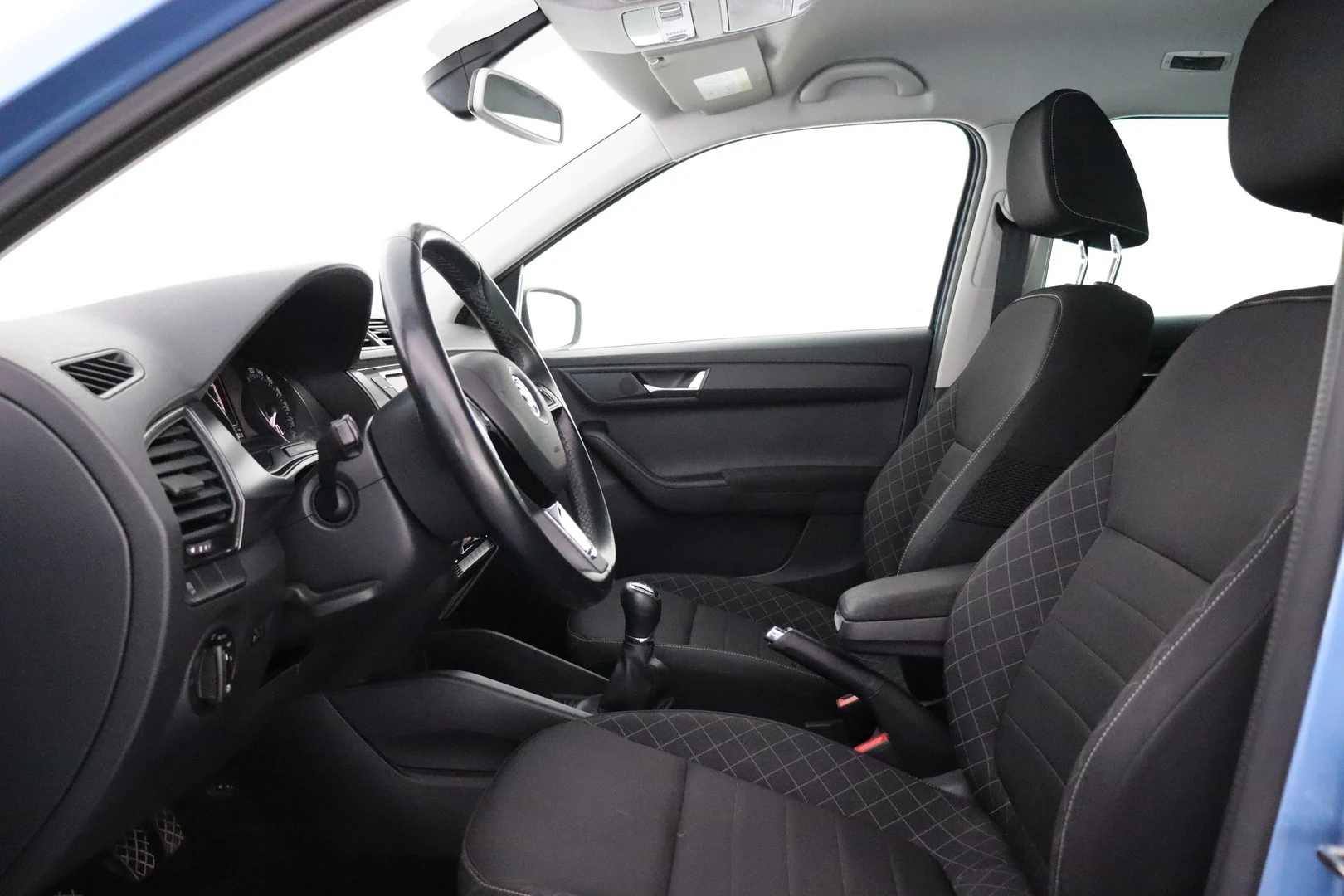 Car Image - 6u9EI8VOCR1TeUYrsoN0E