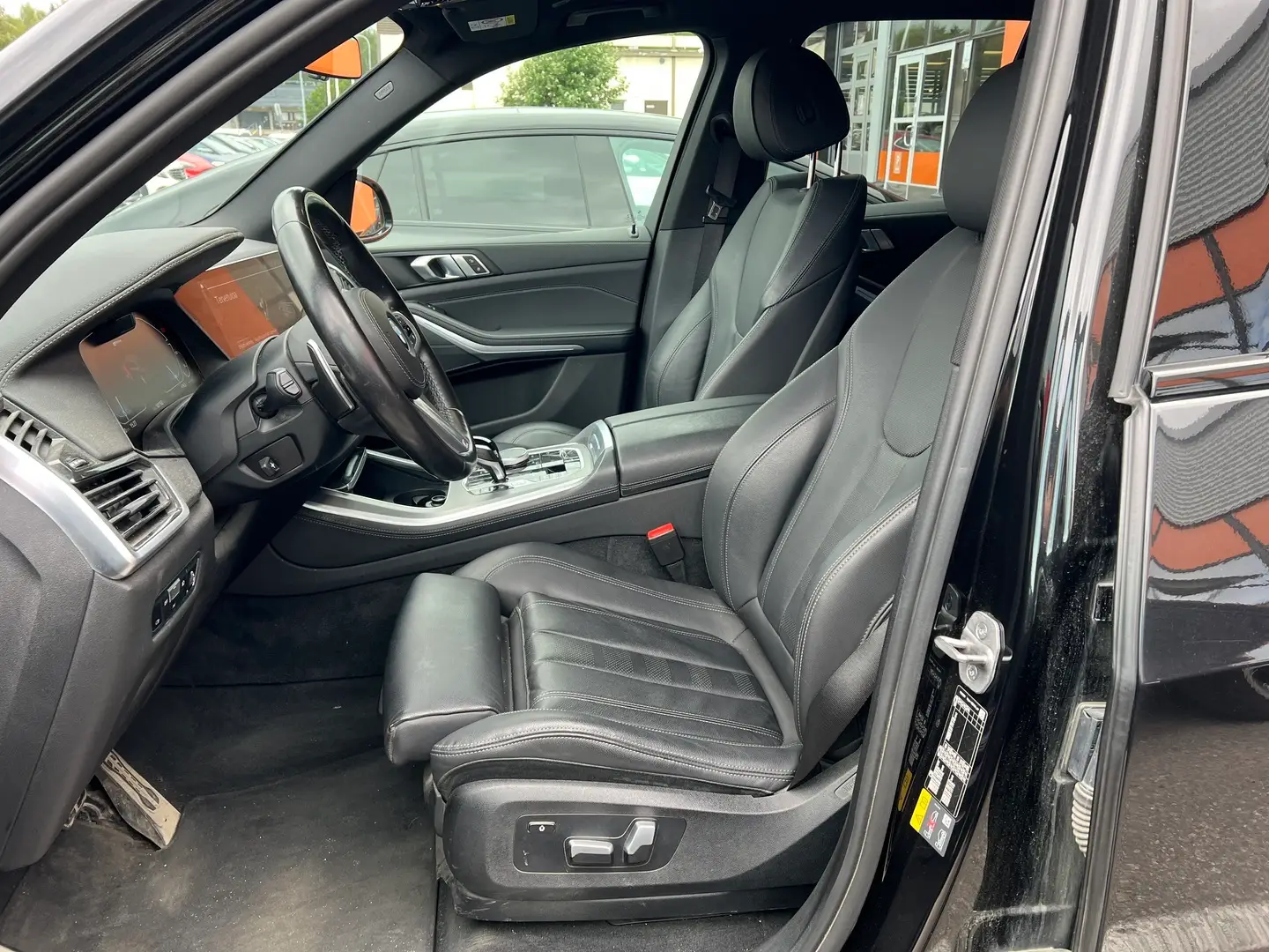 Car Image - 3JuIXUr4ibjFMEsQMz2xd2