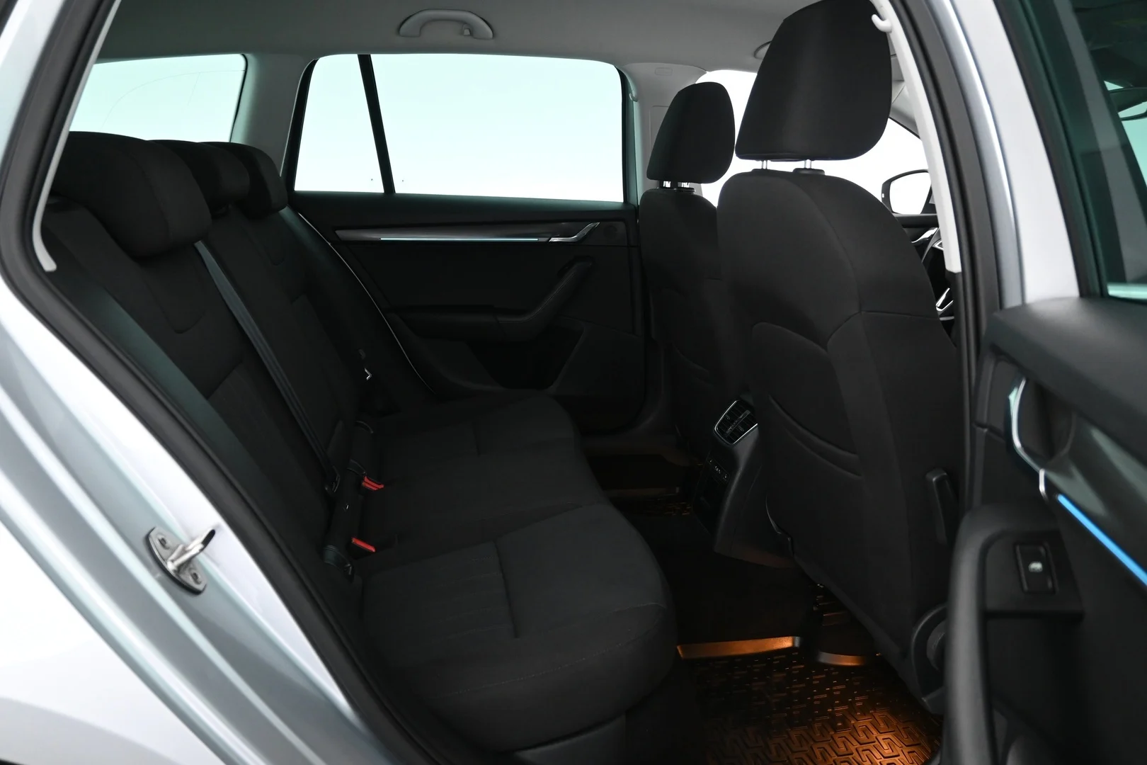 Car Image - 3k7qavMsr4cNDD8FSuWIV6