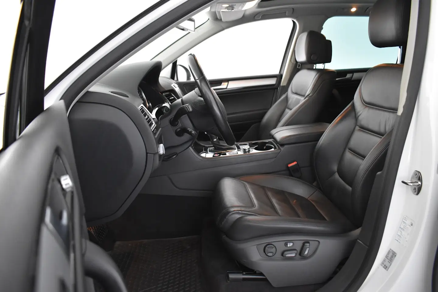 Car Image - 2a7h2zXA7gkyf8r9iN0F8V