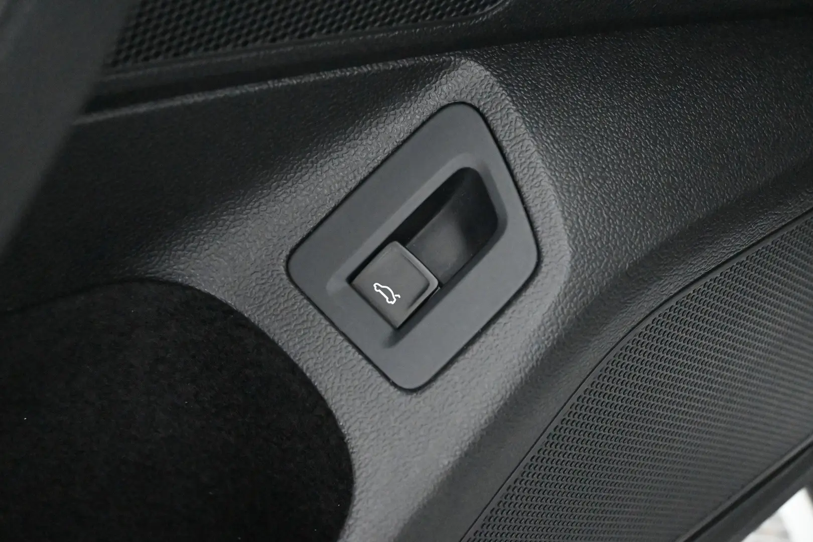 Car Image - 2WJoeuOWrHxXrP6cZvWf55