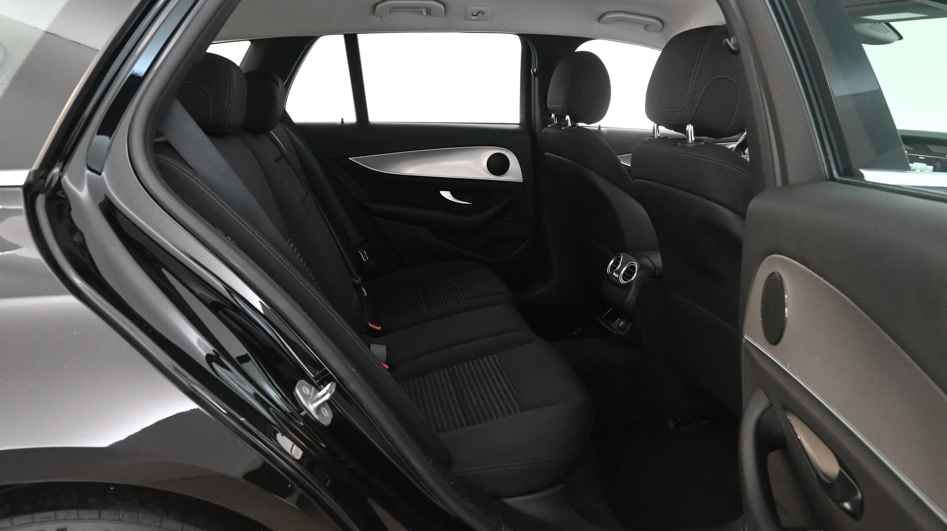 Car Image - 3HFYaKsks86DrRXM4Jztm8