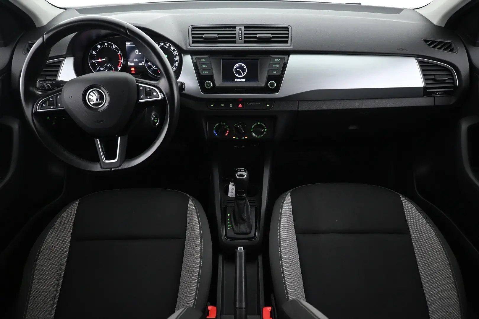 Car Image - 4uIGPJ7GUXjQOdWlKesXcy