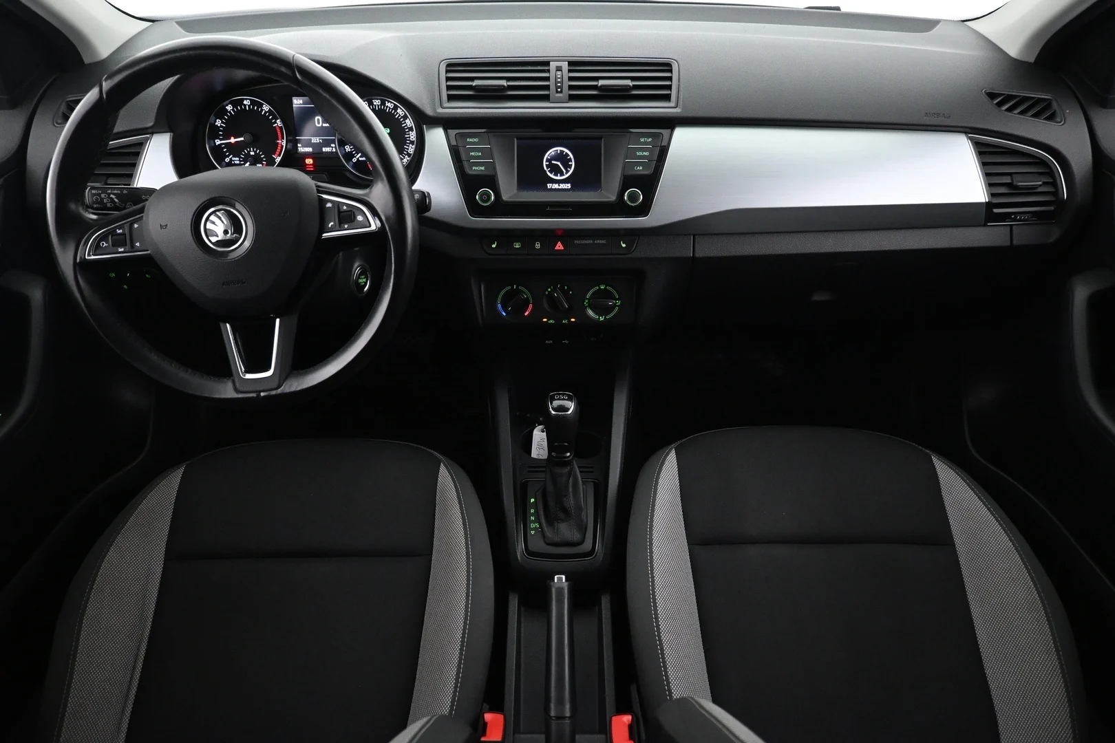 Car Image - 4uIGPJ7GUXjQOdWlKesXcy
