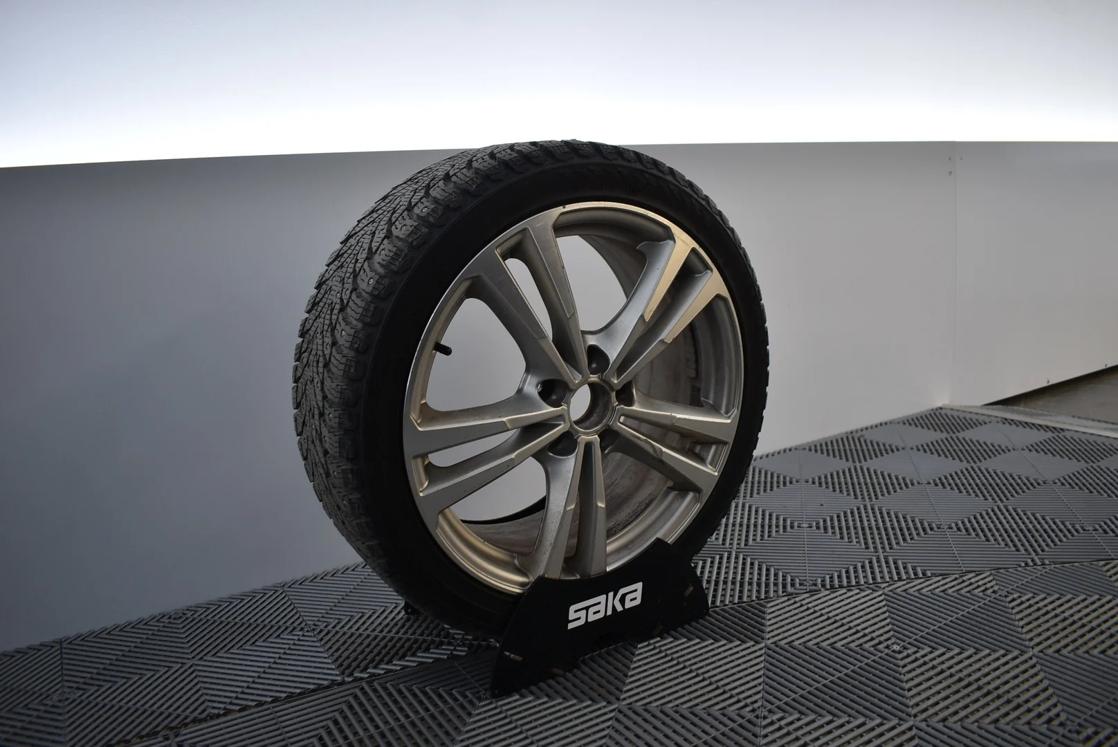 Car Image - 7t3SdVASkeKxrgqzf6TQVy