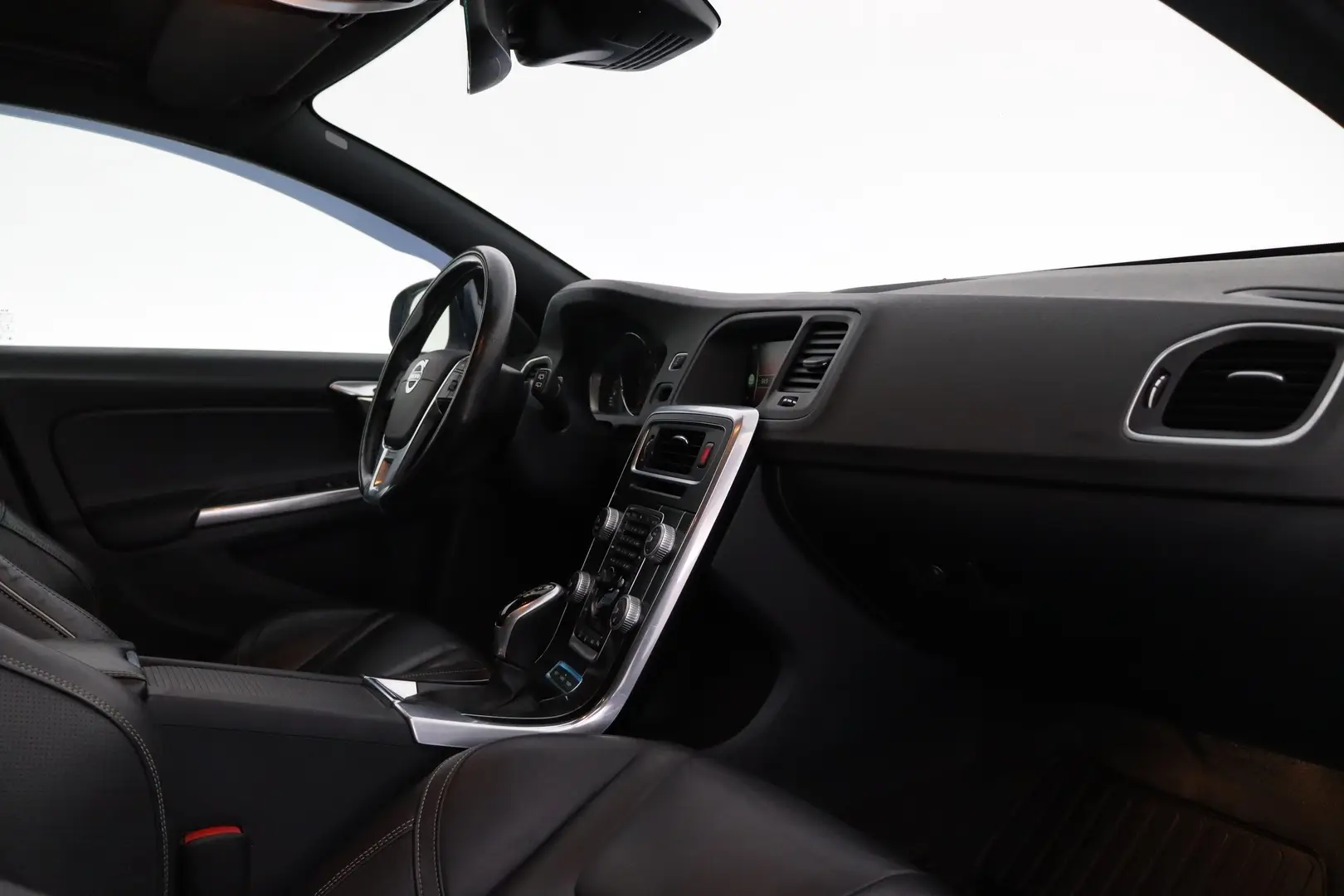 Car Image - 1XevqQoQBnIssFU4NZgdKv