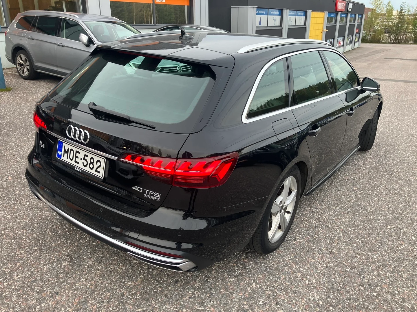 Car Image - 37ZMIfXlDwKM8lh5ET5tiK