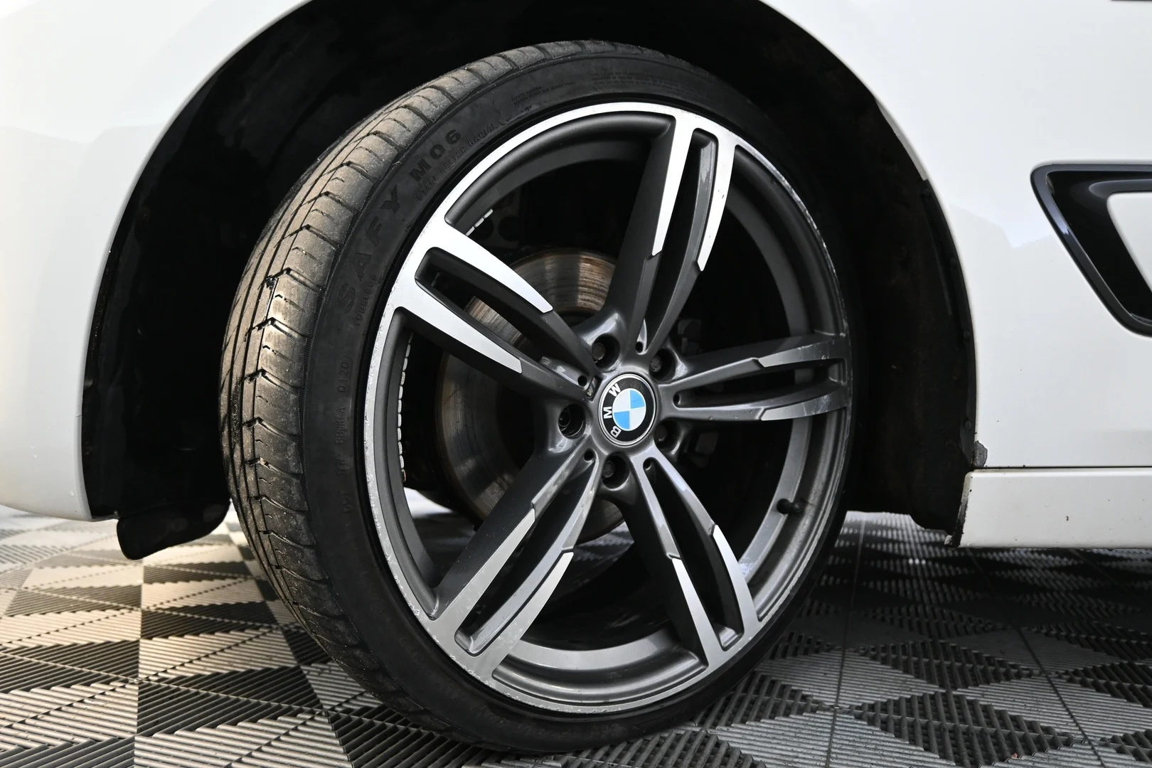 Car Image - 4xr2EqPXnRsAuJnPp1osOG