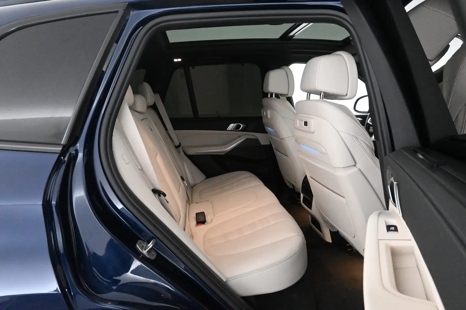 Car Image - 3z18sxEGfI2De7BUXTvgdJ