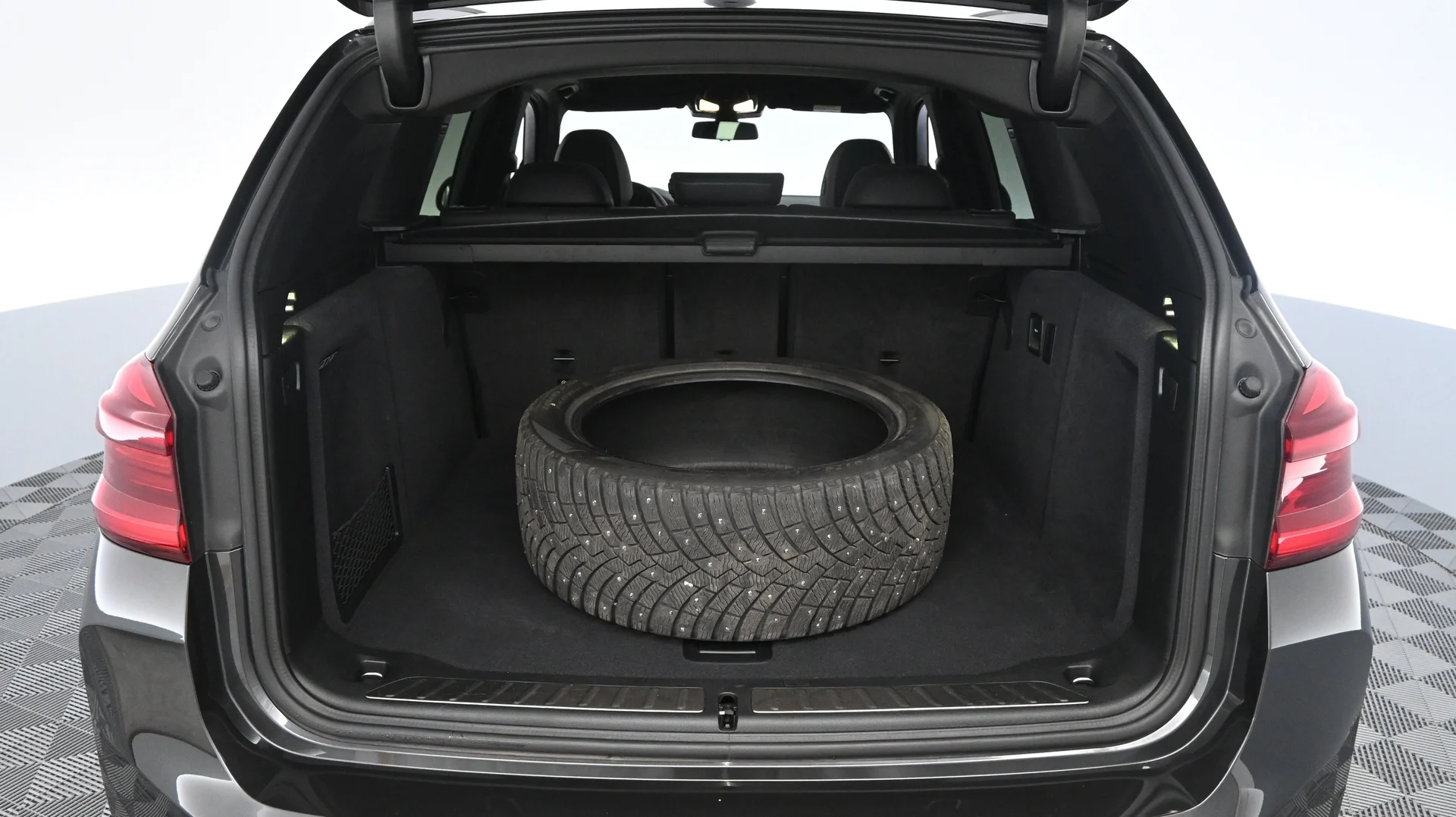 Car Image - vUt893W8mQhd45yzTBt0C