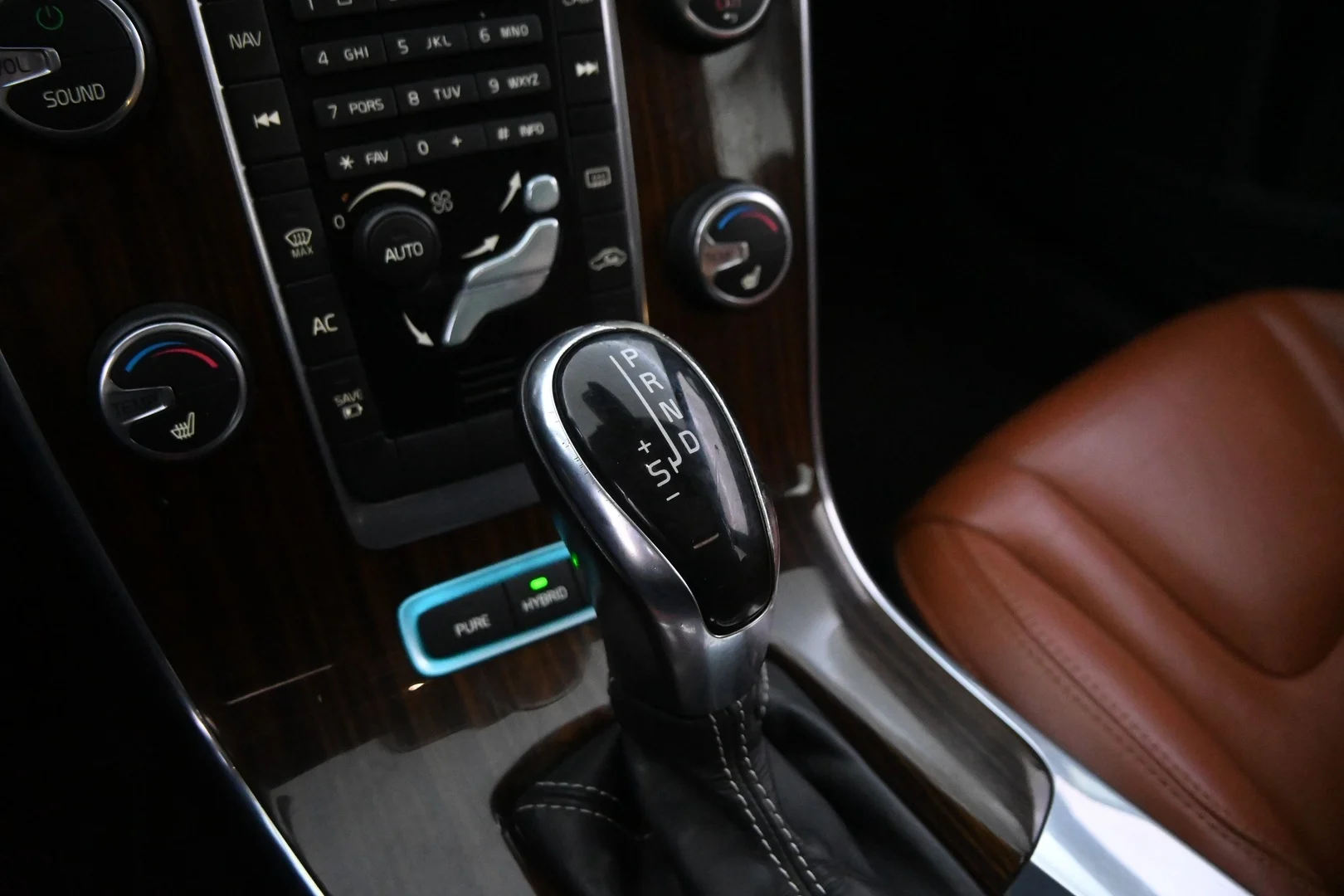 Car Image - 7uHthGtySFWjzgeGJTLOfK