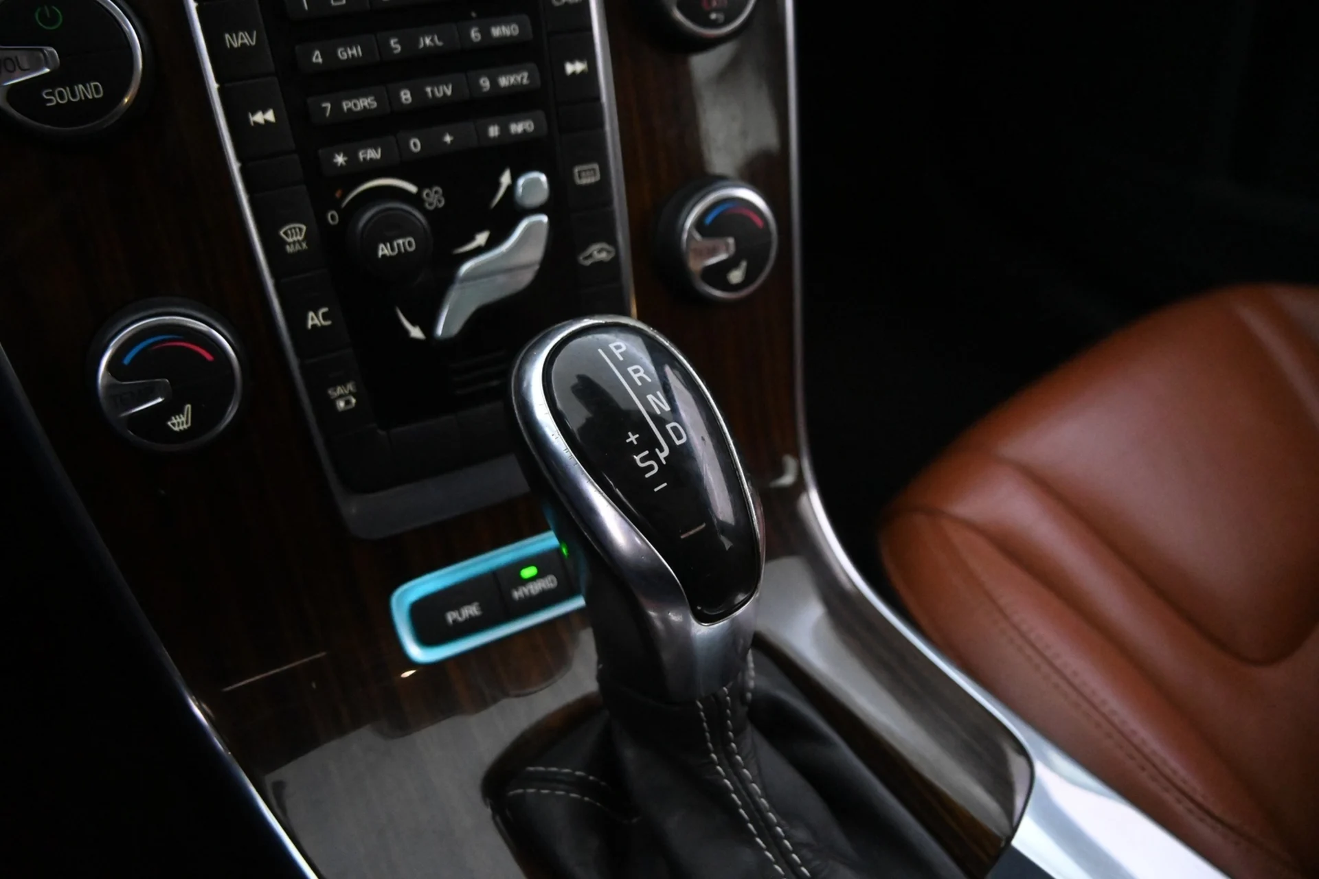 Car Image - 7uHthGtySFWjzgeGJTLOfK