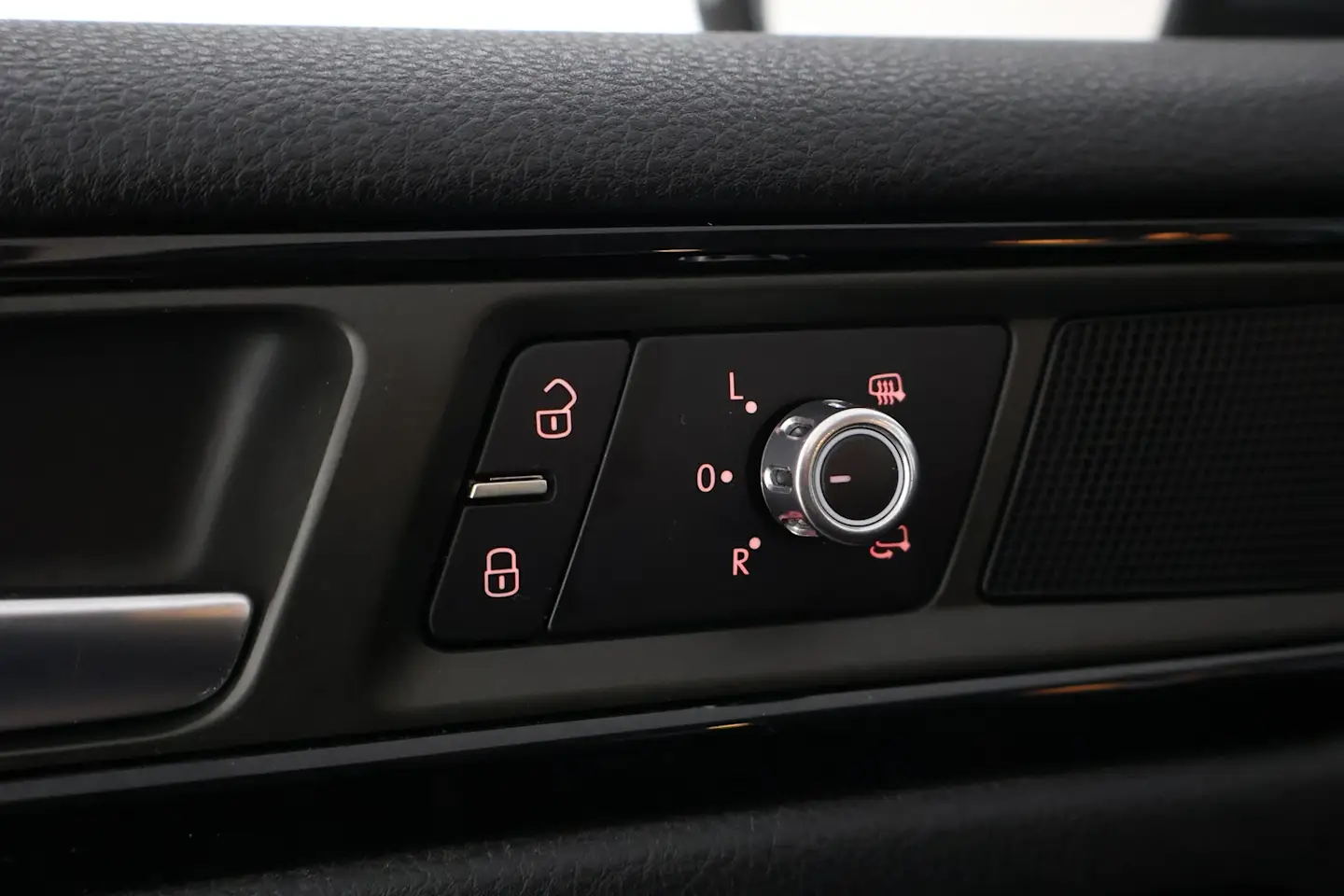 Car Image - 50bQSKPKUdplPkw9hT5JTe