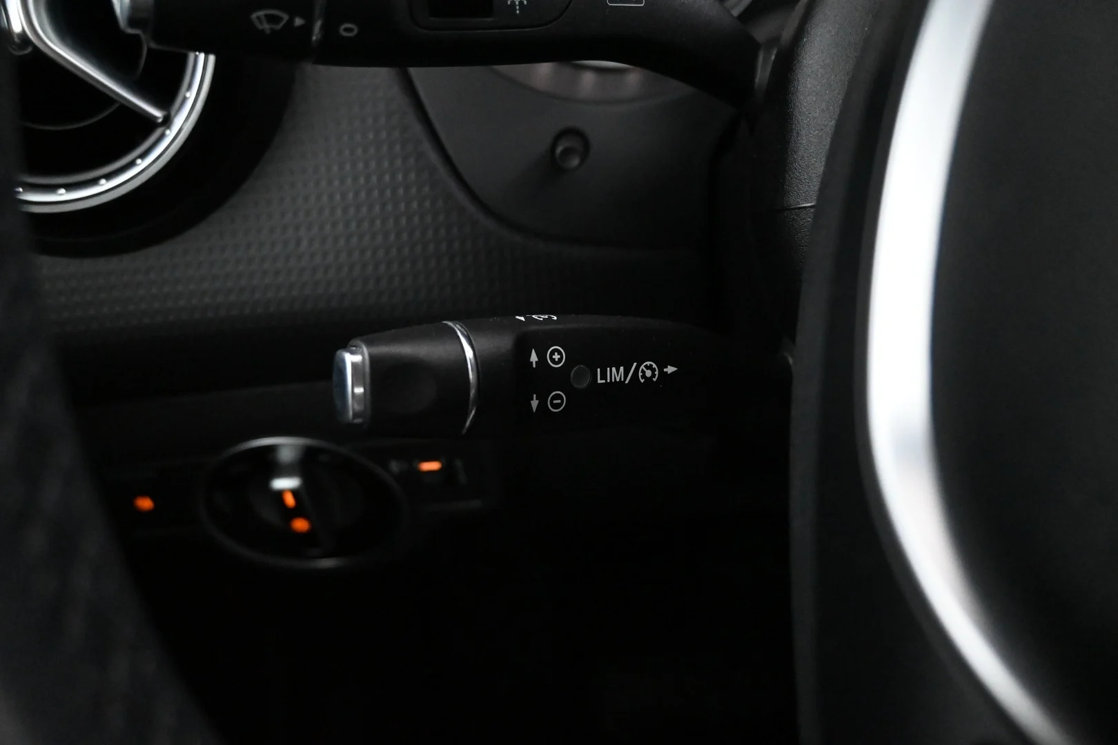 Car Image - 5il5V7lqaMmp9QZeYjlBbm