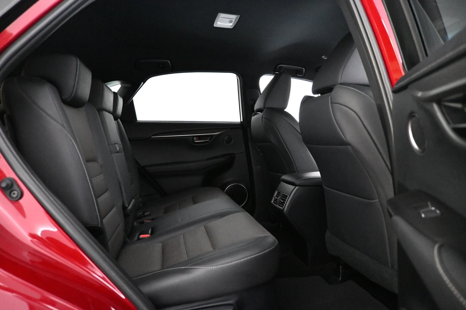 Car Image - 5WAv8O9Ei6CsI8p5bpp0bM