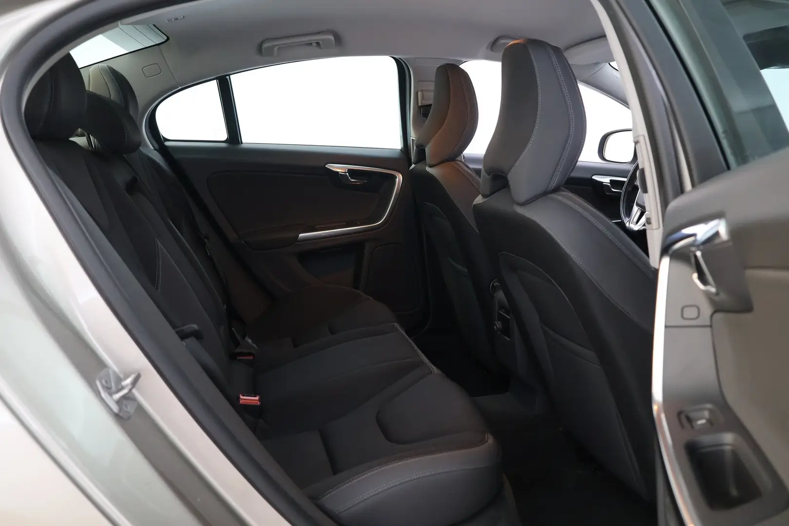 Car Image - aZ2Ox50upflCNbAp8Aheh